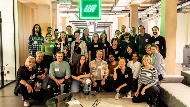 Ein Gruppenfoto von fast allen im Techlab geförderten Teams